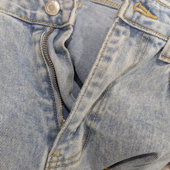 PrettyLittleThing Women's Light Blue Wash Split Hem Jeans US 4 NWT - Picture 14 of 15